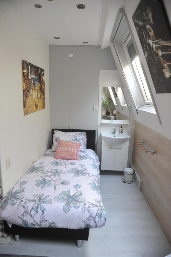 Karnemelkhuys Bed & Breakfast เอนเคาเซิน ภายนอก รูปภาพ