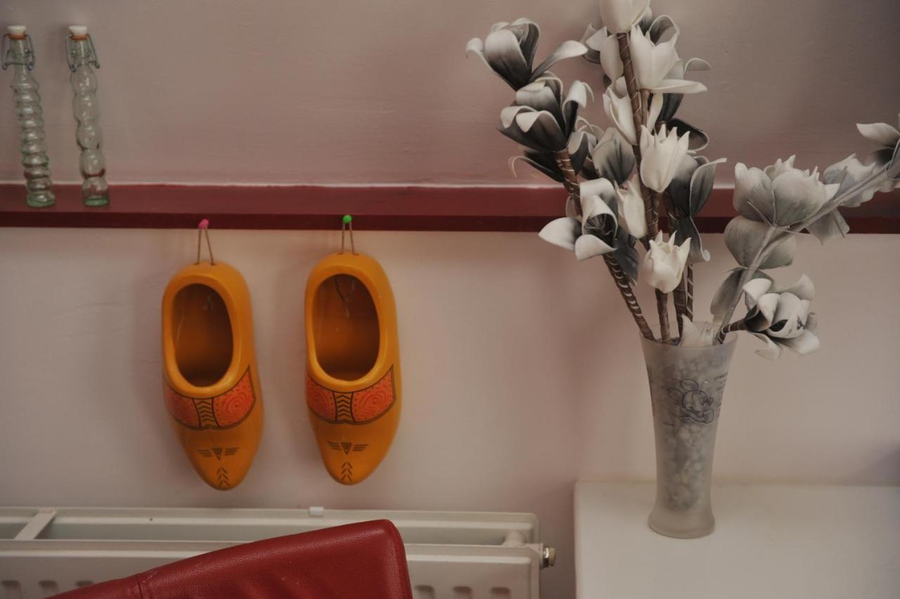 Karnemelkhuys Bed & Breakfast เอนเคาเซิน ภายนอก รูปภาพ