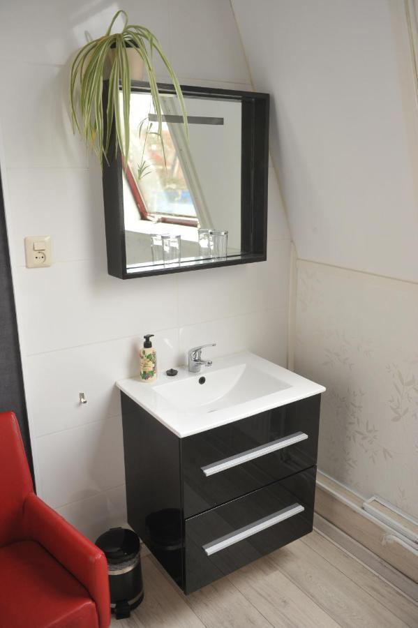 Karnemelkhuys Bed & Breakfast เอนเคาเซิน ภายนอก รูปภาพ