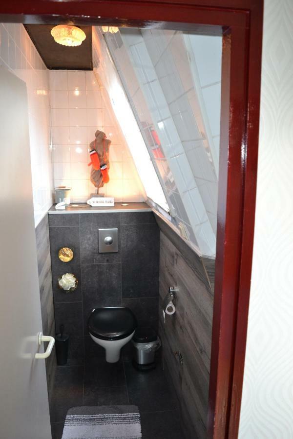 Karnemelkhuys Bed & Breakfast เอนเคาเซิน ภายนอก รูปภาพ
