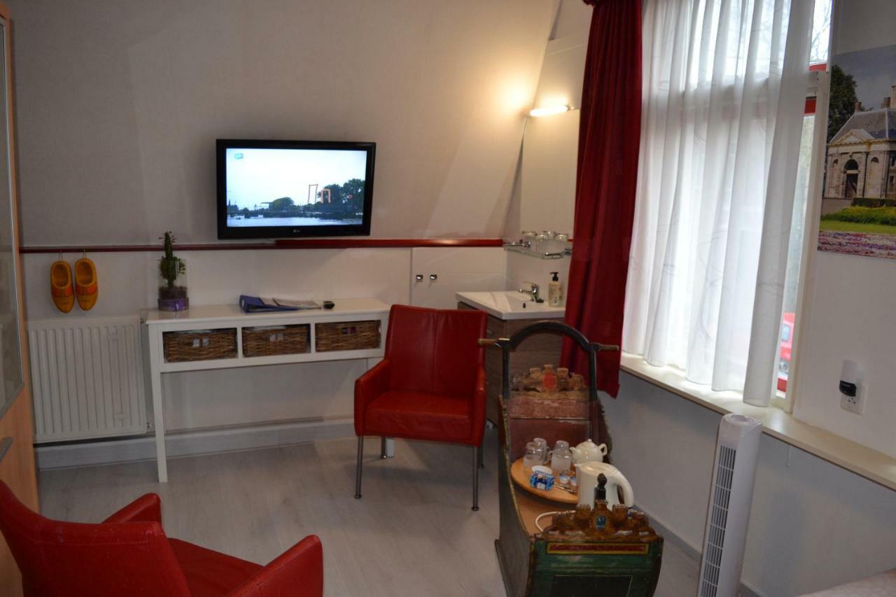 Karnemelkhuys Bed & Breakfast เอนเคาเซิน ภายนอก รูปภาพ