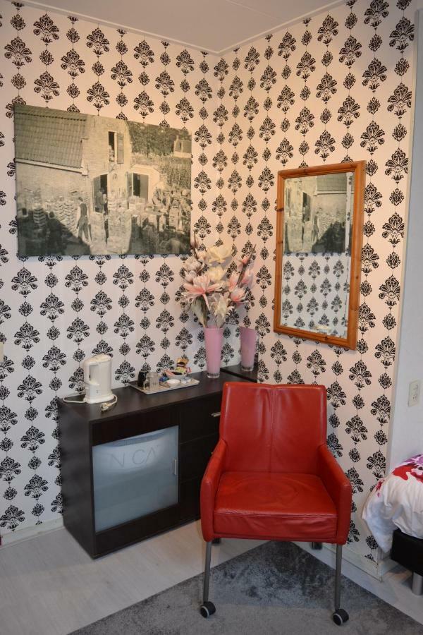 Karnemelkhuys Bed & Breakfast เอนเคาเซิน ภายนอก รูปภาพ