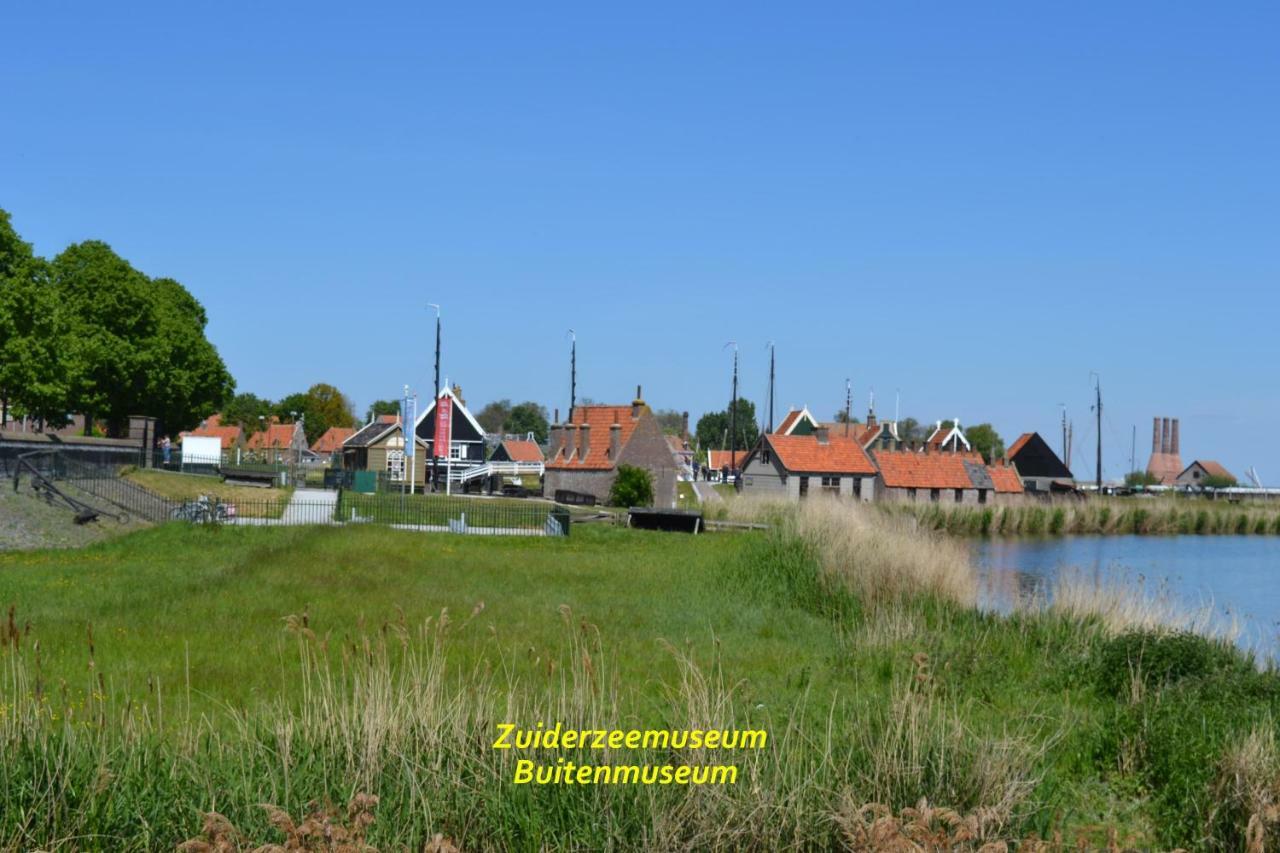Karnemelkhuys Bed & Breakfast เอนเคาเซิน ภายนอก รูปภาพ